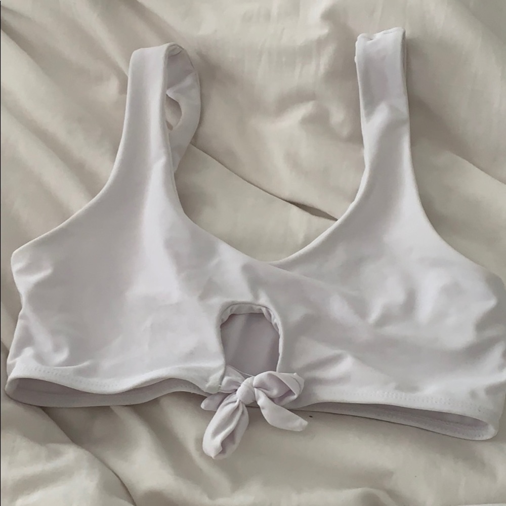 Brand new white top